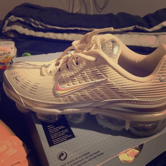 Amazon.com | Nike Womens Air Vapormax 360 Womens Running  Women’s vapormax 360 size 9.5